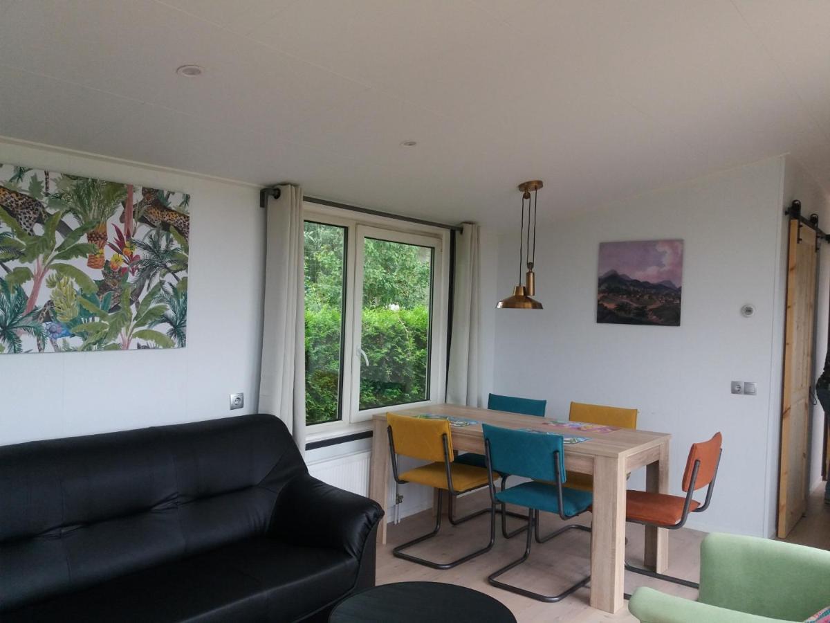 Luxe bungalow op rustig vakantiepark. Dronrijp Bagian luar foto